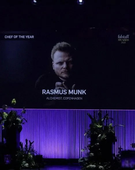 Rasmus Munk accepting the Falstaff Chef of the Year award